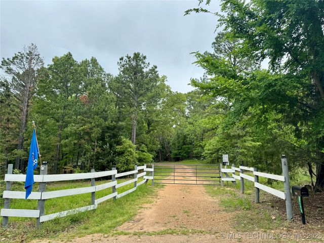21179 E Standridge, Atoka, OK 74525