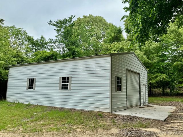 21179 E Standridge, Atoka, OK 74525