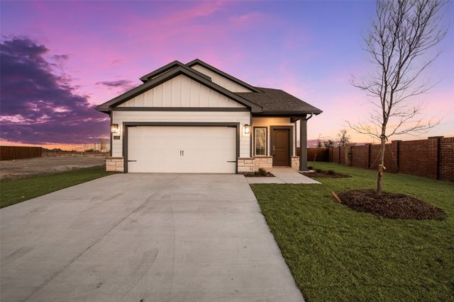 1452 Twin Forks Drive, Saginaw, TX 76131