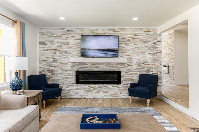 1906 Corby Boulevard, South Bend, IN 46617