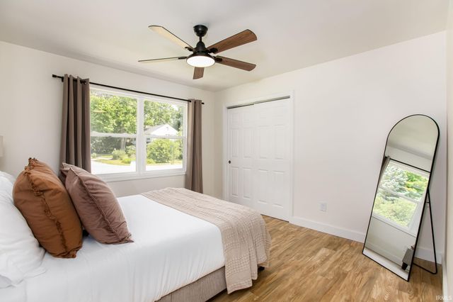 1906 Corby Boulevard, South Bend, IN 46617