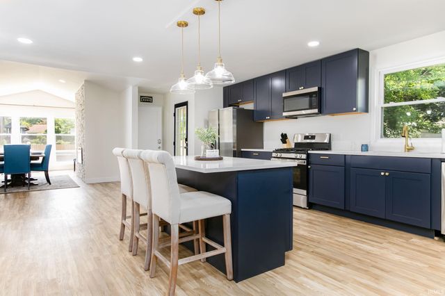 1906 Corby Boulevard, South Bend, IN 46617