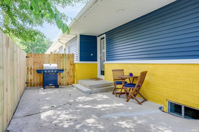 1906 Corby Boulevard, South Bend, IN 46617