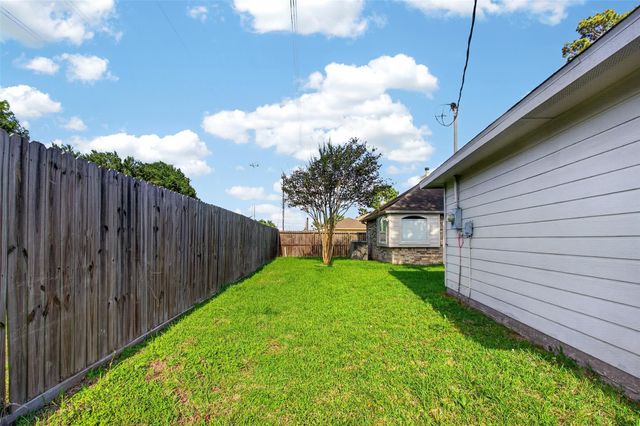 2807 Travick Lane, Houston, TX 77073