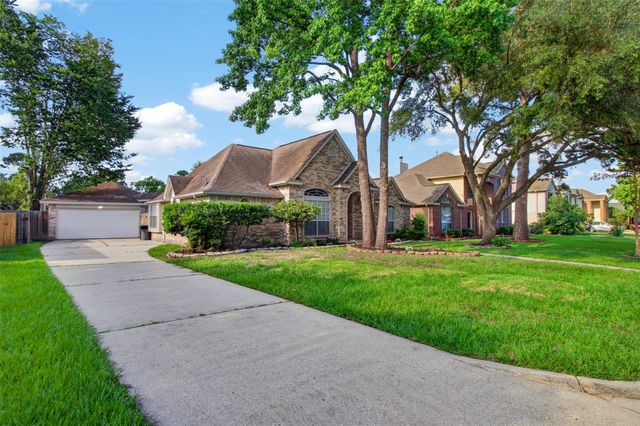 2807 Travick Lane, Houston, TX 77073