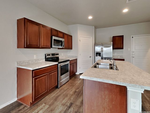 12923 Cicely Court, St Hedwig, TX 78152