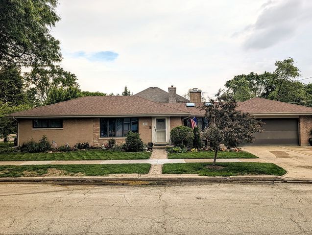 301 N Redfield Court, Park Ridge, IL 60068