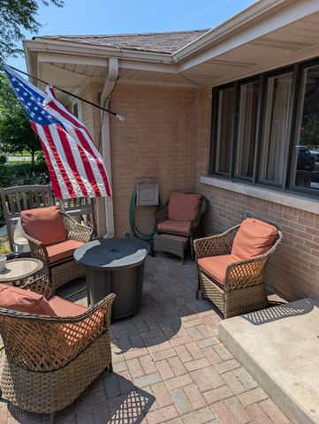 301 N Redfield Court, Park Ridge, IL 60068