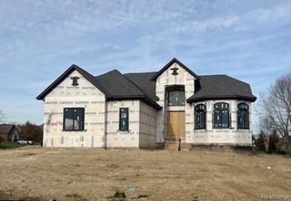 6489 Pond Dr Drive, Washington, MI 48094