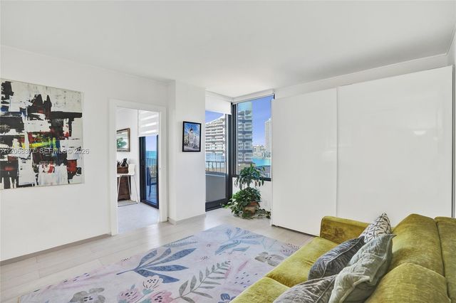 520 Brickell Key Drive A1015, Miami, FL 33131