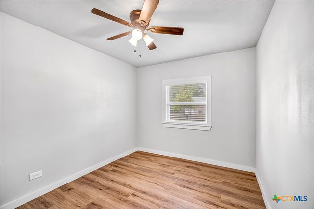 504 N Arnim, Moulton, TX 77975