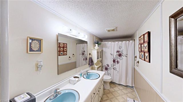 4211 VILLAGE Drive, Trinity, NC 27370