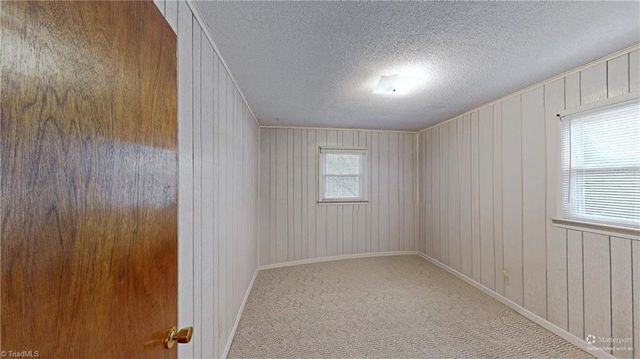 4211 VILLAGE Drive, Trinity, NC 27370