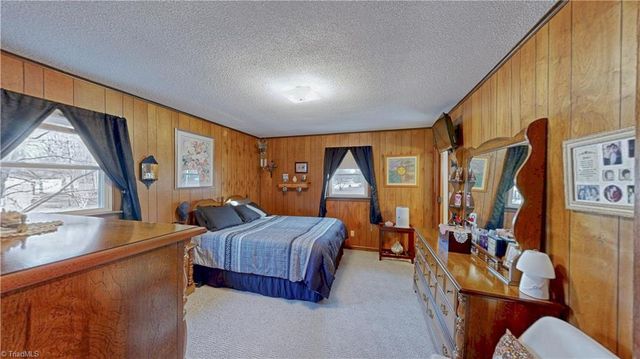 4211 VILLAGE Drive, Trinity, NC 27370