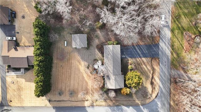 4211 VILLAGE Drive, Trinity, NC 27370