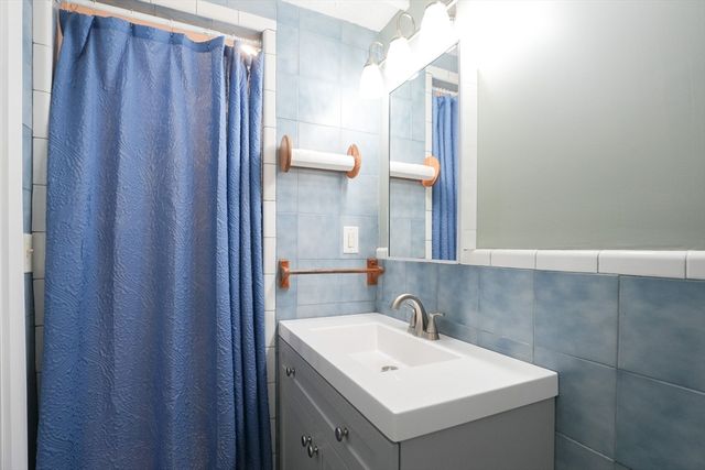1477 Dunhamtown Brimfield Rd, Brimfield, MA 01010