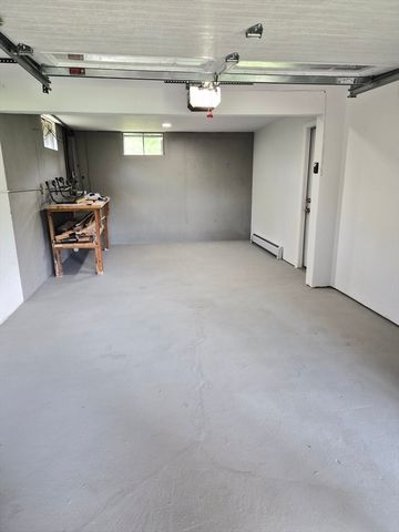1477 Dunhamtown Brimfield Rd, Brimfield, MA 01010