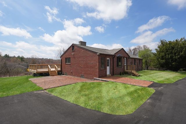 1477 Dunhamtown Brimfield Rd, Brimfield, MA 01010