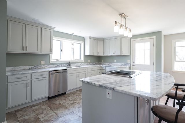 1477 Dunhamtown Brimfield Rd, Brimfield, MA 01010