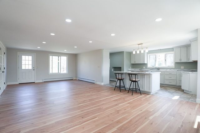 1477 Dunhamtown Brimfield Rd, Brimfield, MA 01010