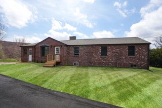 1477 Dunhamtown Brimfield Rd, Brimfield, MA 01010