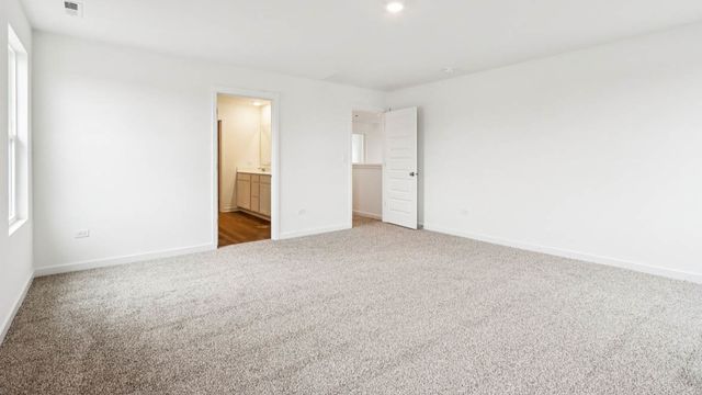 14902 S Parkview Drive, Plainfield, IL 60544