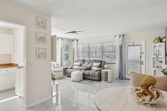 125 Oakridge J 125, Deerfield Beach, FL 33442