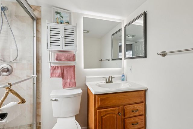 125 Oakridge J 125, Deerfield Beach, FL 33442