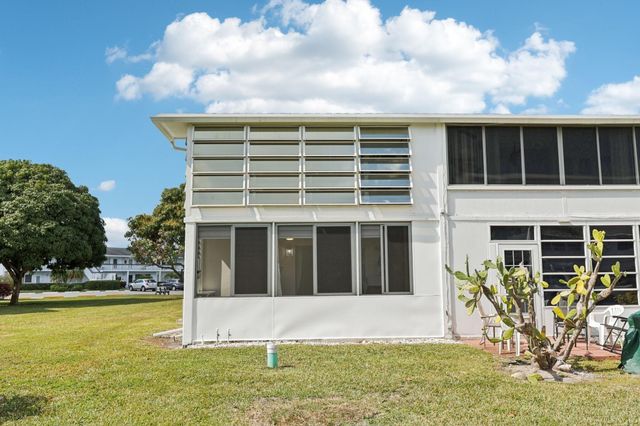 125 Oakridge J 125, Deerfield Beach, FL 33442