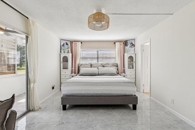 125 Oakridge J 125, Deerfield Beach, FL 33442