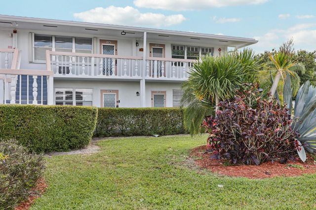125 Oakridge J 125, Deerfield Beach, FL 33442