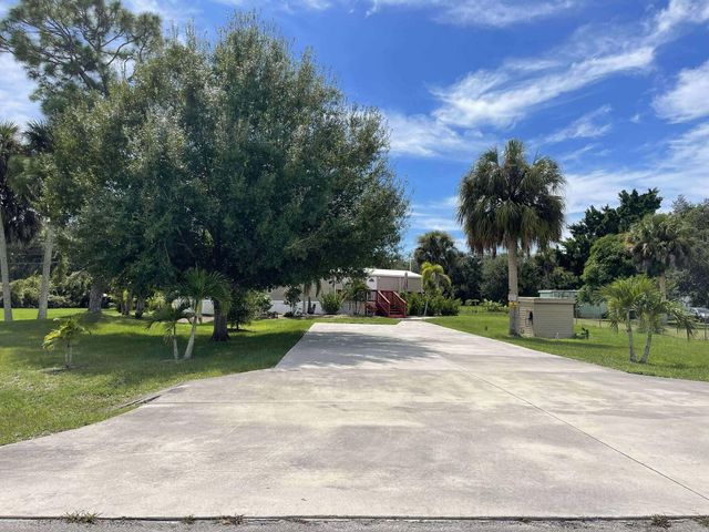 8672 SE 59th Drive, Okeechobee, FL 34974