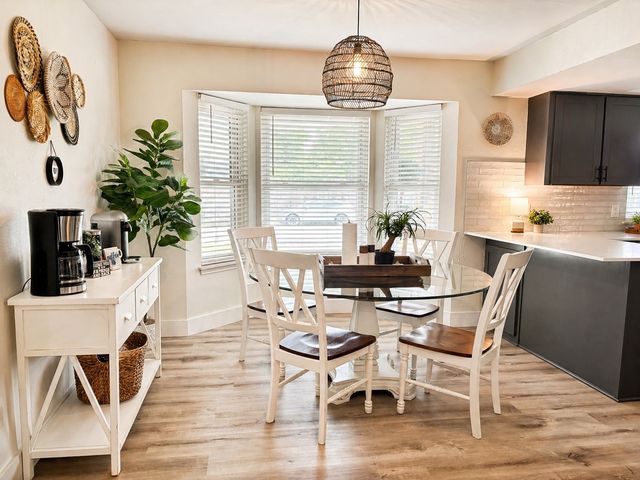 848 W Lynn Creek Drive, Arlington, TX 76001