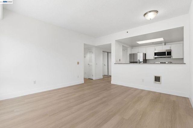989 Webster Street 546, Oakland, CA 94607