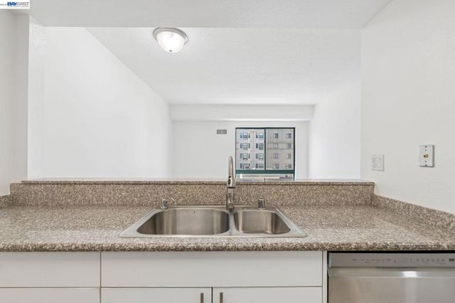 989 Webster Street 546, Oakland, CA 94607
