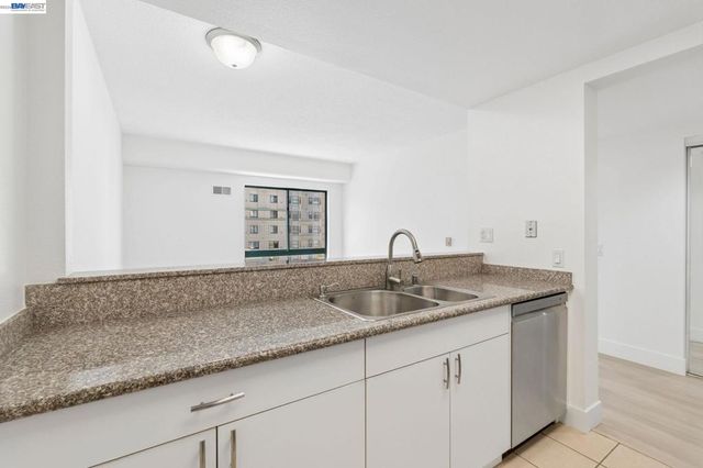 989 Webster Street 546, Oakland, CA 94607