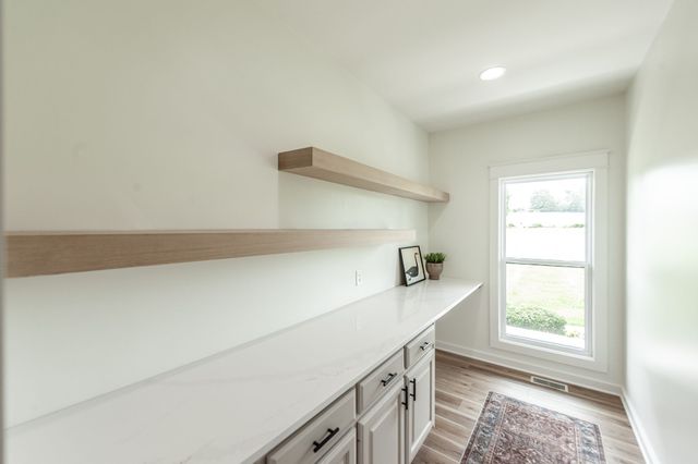 1257 Rock Springs Rd, Bethpage, TN 37022