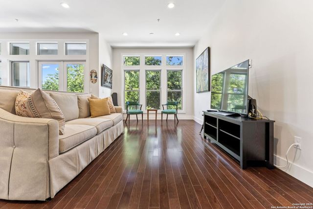 135 Cedar St Unit 105, San Antonio, TX 78210