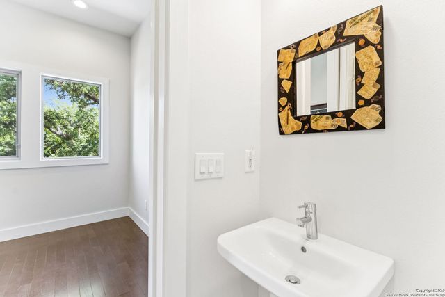 135 Cedar St Unit 105, San Antonio, TX 78210