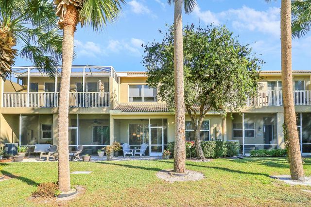 7024 Torrey Pines Circle, Port St. Lucie, FL 34986