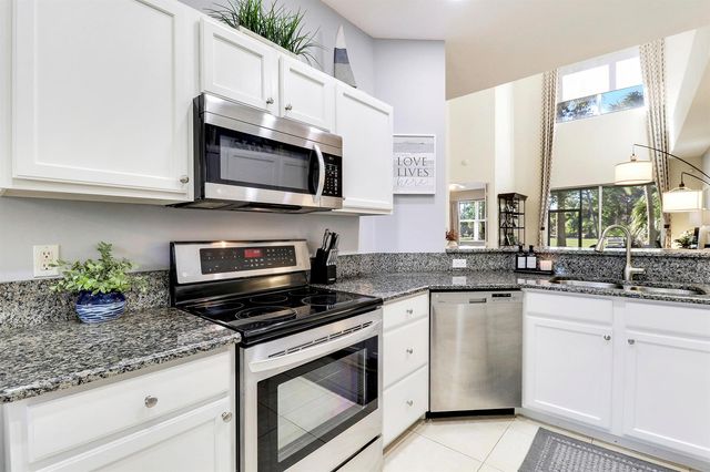 7024 Torrey Pines Circle, Port St. Lucie, FL 34986
