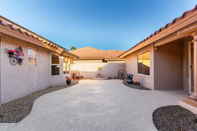 15604 W SENTINEL Drive, Sun City West, AZ 85375