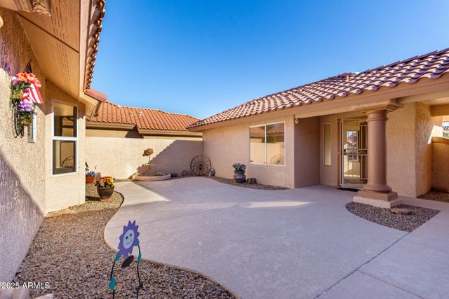 15604 W SENTINEL Drive, Sun City West, AZ 85375