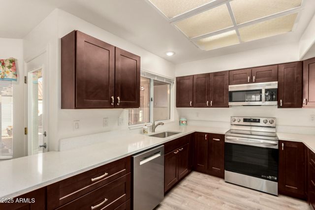 15604 W SENTINEL Drive, Sun City West, AZ 85375