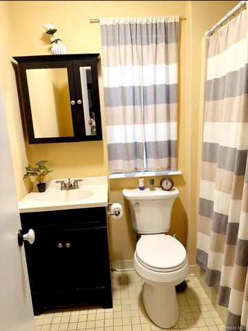 100 Hillside Drive F6, Middletown, NY 10941