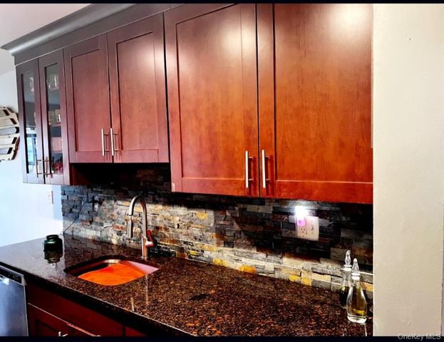 100 Hillside Drive F6, Middletown, NY 10941