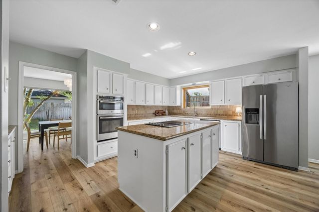12107 Burgoyne Drive, Houston, TX 77077