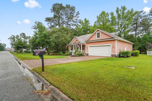 207 Waties Dr., Murrells Inlet, SC 29576