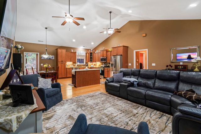 207 Waties Dr., Murrells Inlet, SC 29576