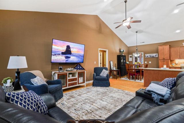 207 Waties Dr., Murrells Inlet, SC 29576